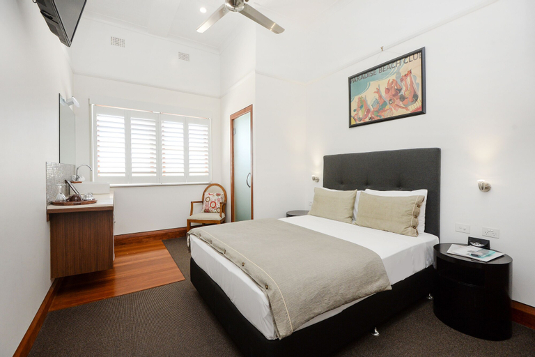 Bedroom 3, Pier Hotel Coffs Harbour, Coffs Harbour - Pt A