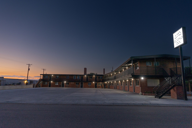 Exterior & Views 2, Econo Inn, Washakie