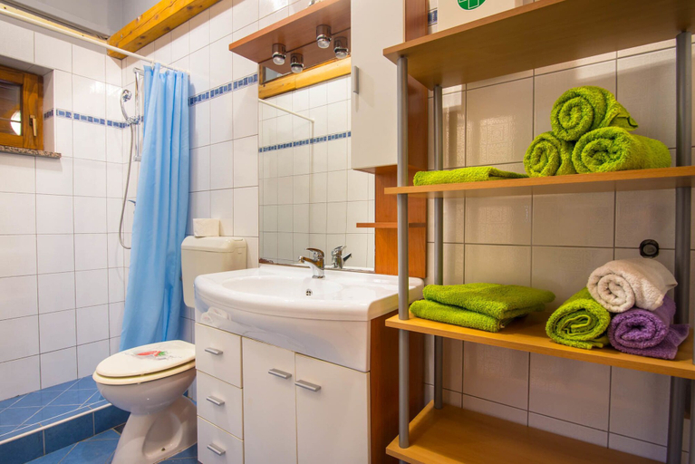 Bathroom 3, Apartments Graziella 992, Pula