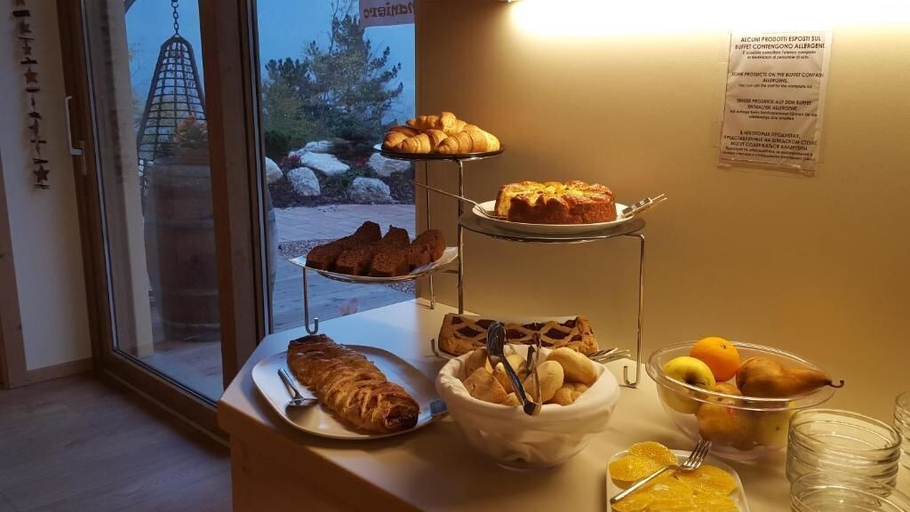 Food & Drinks 5, Agriturismo Al Maniero, Trento