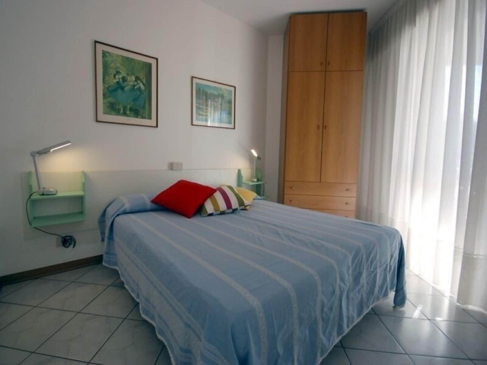 Others 5, Residence Bianco e Nero, Udine