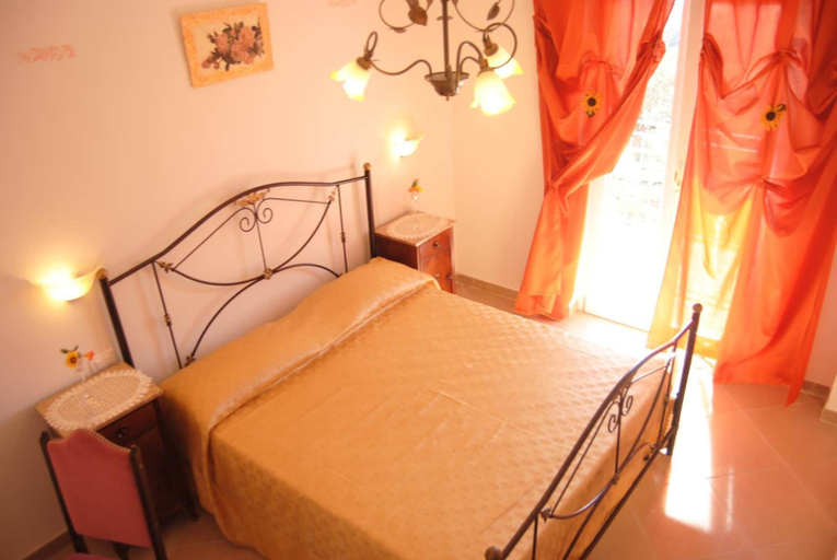 Bedroom 3, Guest House Casale 920, Salerno