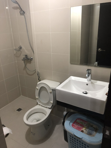 Bathroom 3, Cubao ManhattanHeights Unit 4Q Tower D, Quezon City