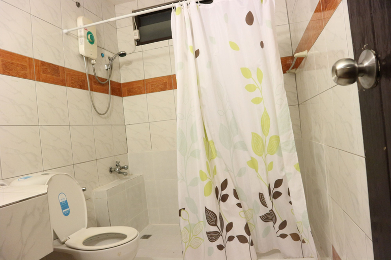 Bathroom 4, 999 Triple Nine Guesthouse & Hostel Chiangmai, Muang Chiang Mai