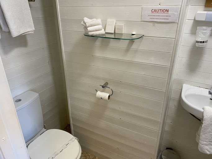 Bathroom 3, Devon House Guest House, Torbay