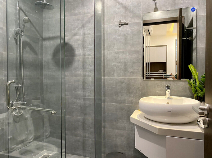 Bathroom 3, Hue Crown Boutique Hotel, Huế