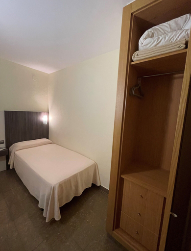 Bedroom 2, Hotel Morell, Tarragona