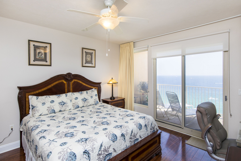 Bedroom 4, Treasure Island 1502, Bay