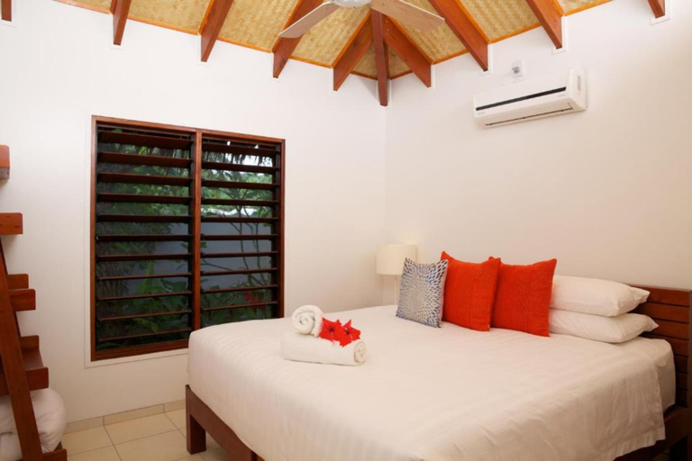 Bedroom 3, Vale Vale Beachfront Villas, Pango