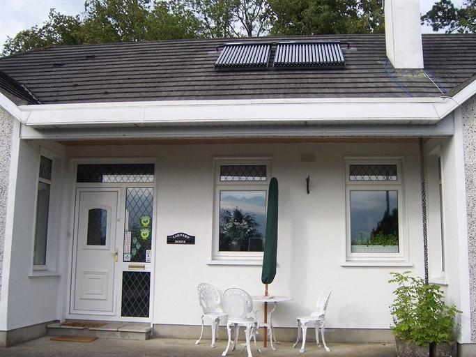 Exterior & Views 2, Launard House