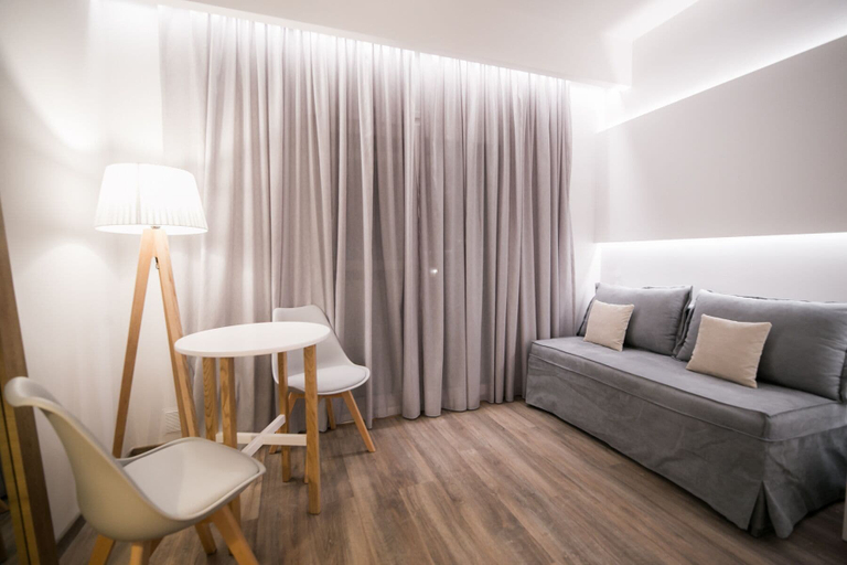 Others 5, Sunrise Village, Thessaly