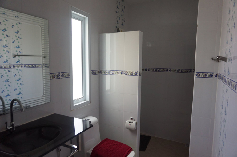 Bathroom 3, GIB Apartment, Muang Surin