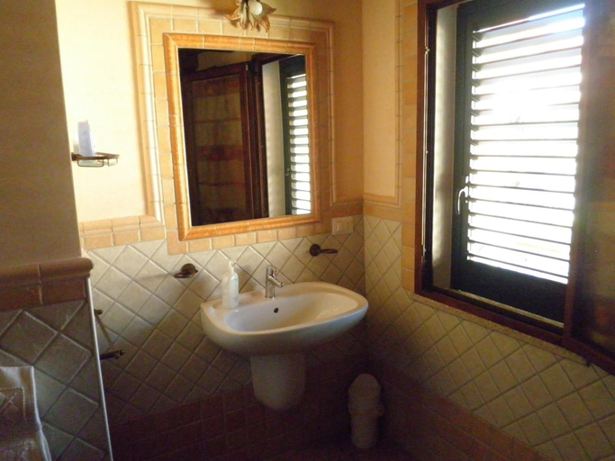 Bathroom 5, B&b Su Acu, Nuoro