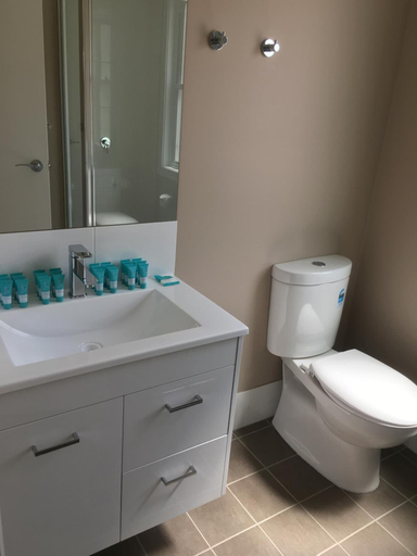 Bathroom 3, Huskisson Beach Resort, Shoalhaven - Pt B