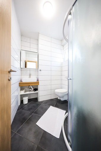 Bathroom 3, 1oak Rentals, Vir