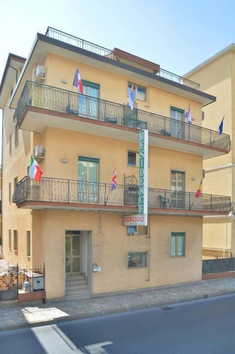 Exterior & Views 2, Residence Corallo, Savona