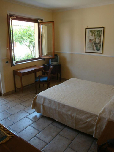 Bedroom 2, Villa Anita, Latina