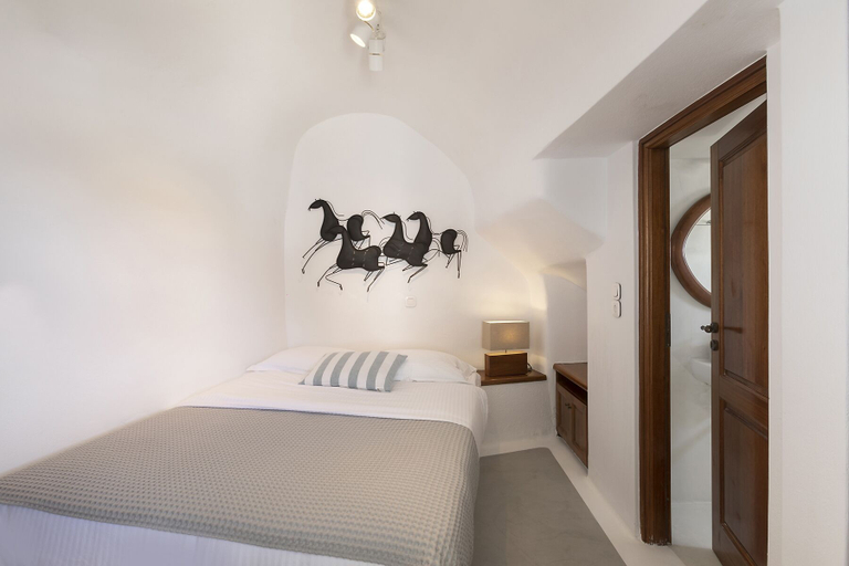 Bedroom 3, 180 Caldera by Stylish Stays, South Aegean