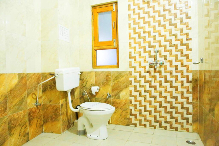 Bathroom 4, Hotel Avlokan - Near Kainchi Dham Mandir, Nainital