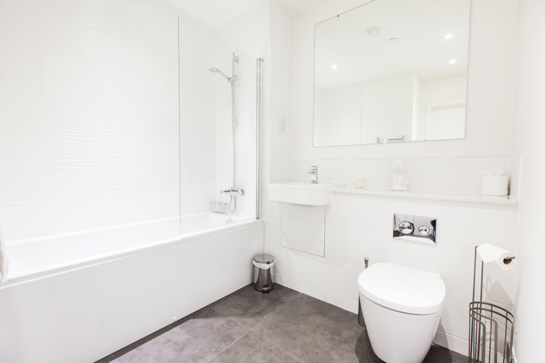 Bathroom 4, City Stay Apartments - Platform, Bedfordshire