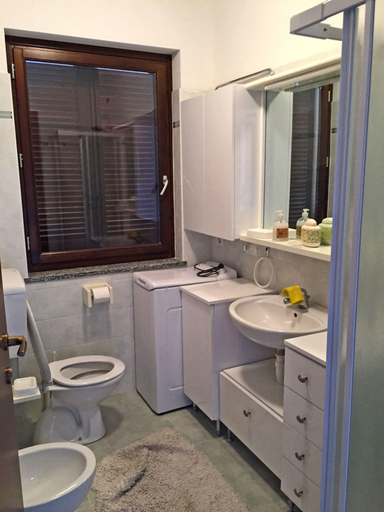 Bathroom, La Quiete 30 Holideal, Brescia