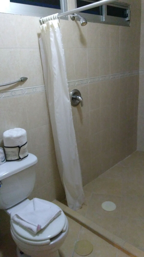 Bathroom, Hotel Misión Express Xalapa, Xico