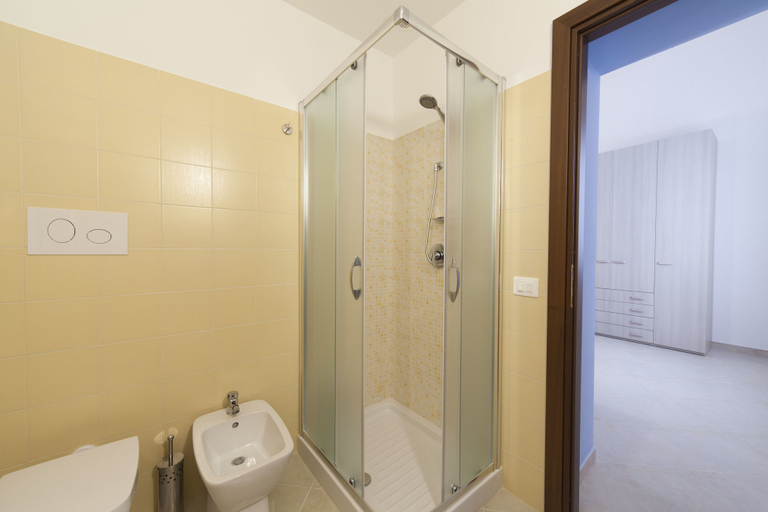 Bathroom 5, Sole di Trapani, Trapani