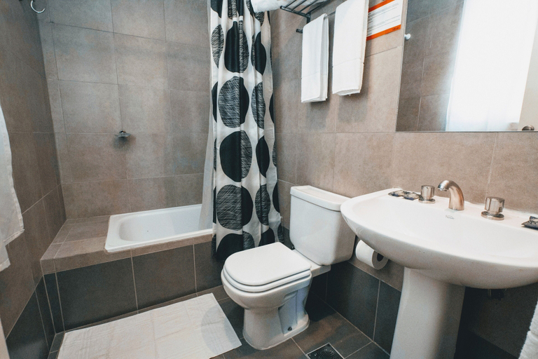 Bathroom 4, Milhouse Hostel Hipo, Distrito Federal