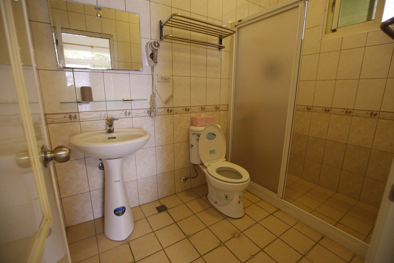 Bathroom 3, Hai Bin Minsu, Kinmen
