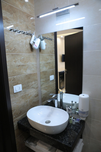 Bathroom 3, 4 Room Hotel, Yerevan
