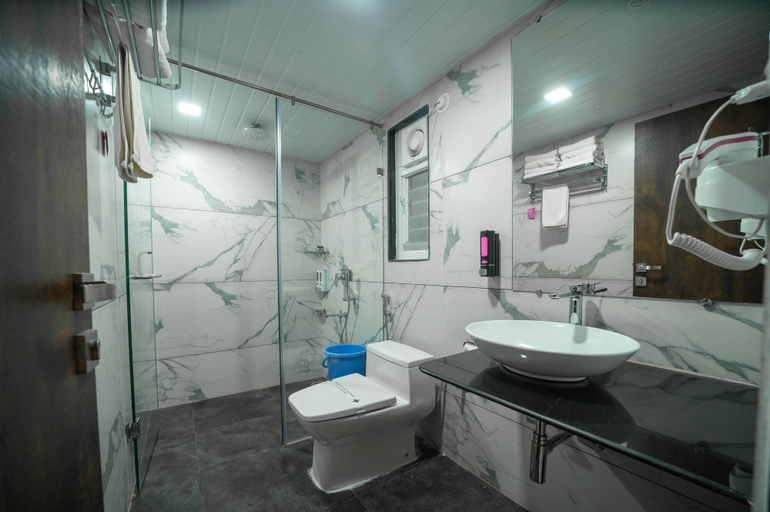 Bathroom 5, Nirvana Eco & Agro Resort, Satara