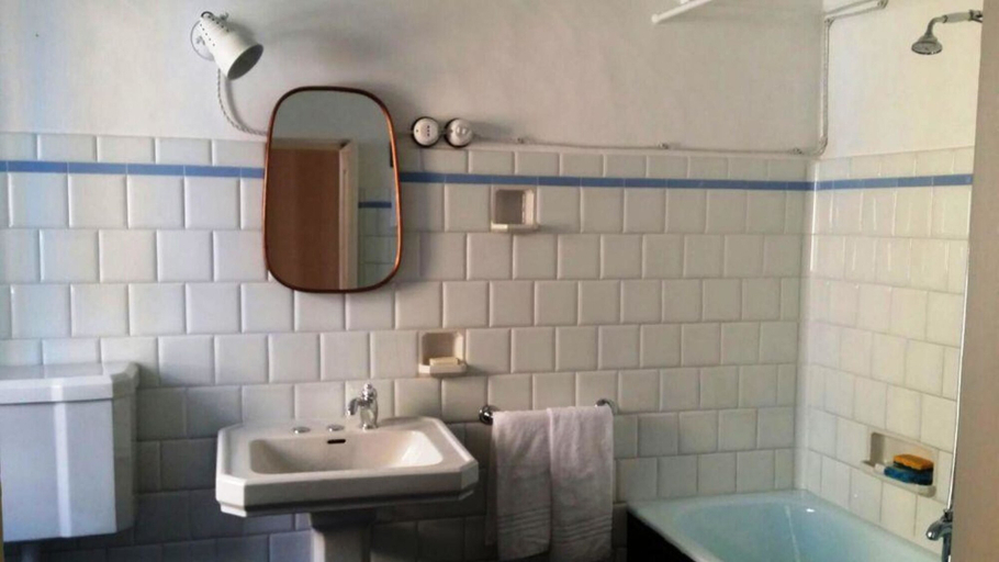 Bathroom, Casa Lo Re, Taranto