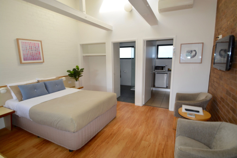 Bedroom 2, Beachfront Motel, Colac-Otway - South