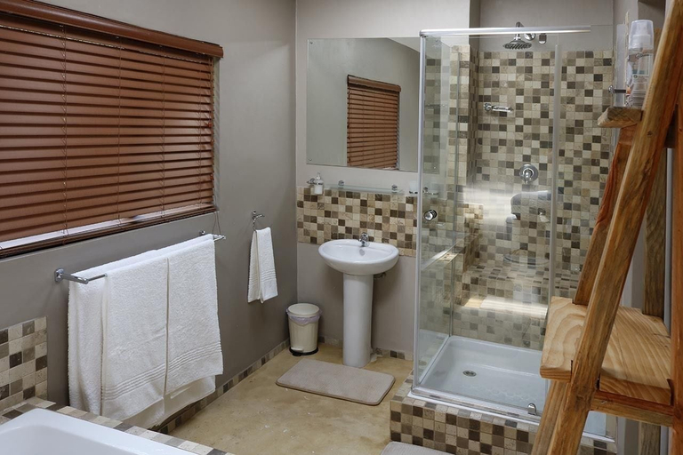Bathroom 4, Imla Guest Farm, Thabo Mofutsanyane