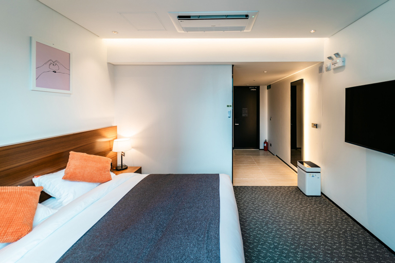Bedroom 3, Hotels One, Wanju