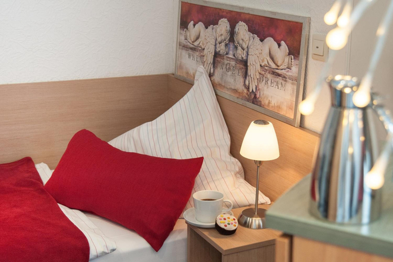 Bedroom 4, Hotel König, Remscheid