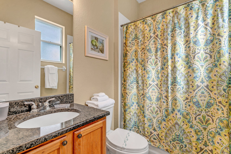 Bathroom 4, 458 Belfry, Polk