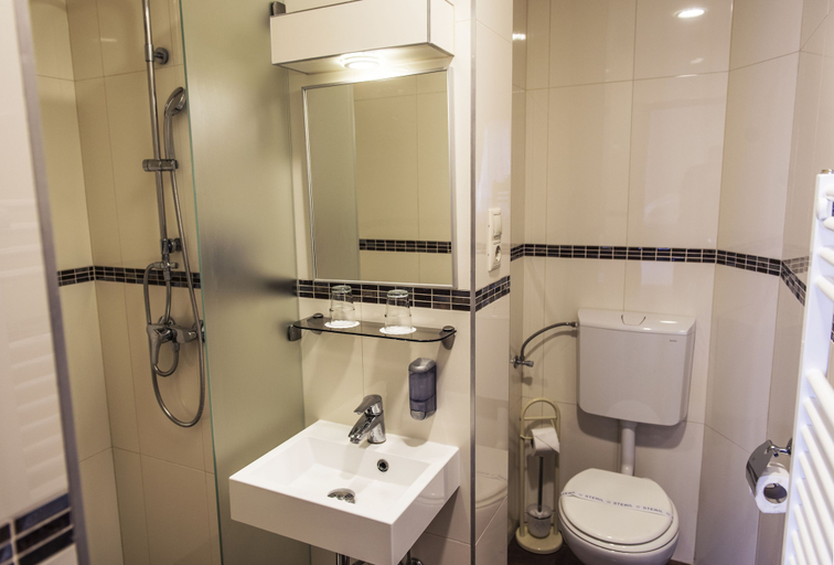 Bathroom 5, Sous44, Budapesti