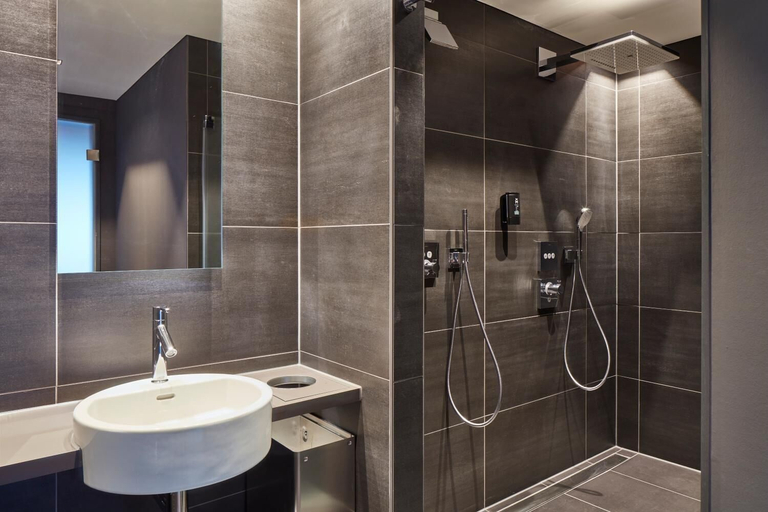 Bathroom 5, Hotel im LESKANpark, Köln