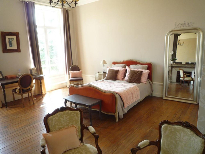 Bedroom, Le Chateau de Plessier-Rozainvillers, Somme