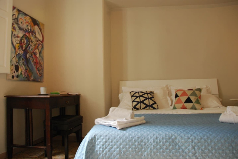 Room 3, Helios, Florence