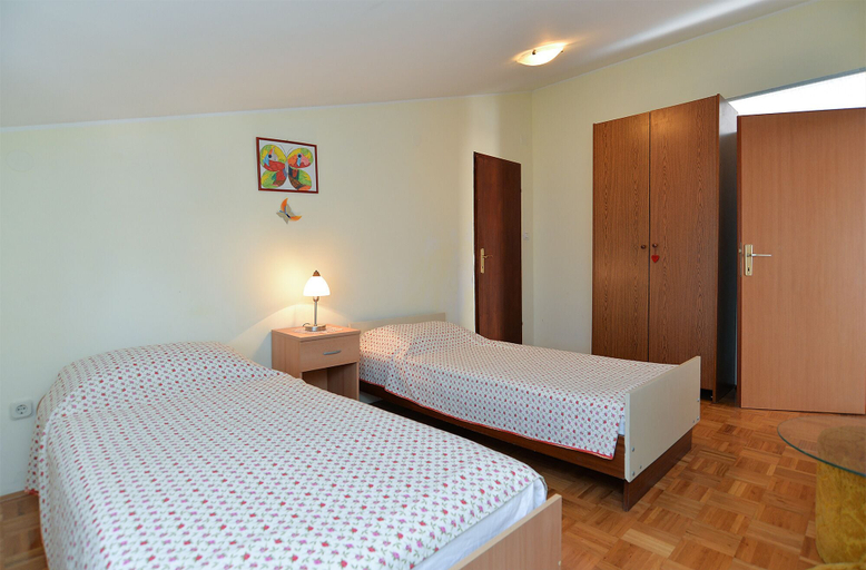Bedroom 2, Apartment 250, Fažana