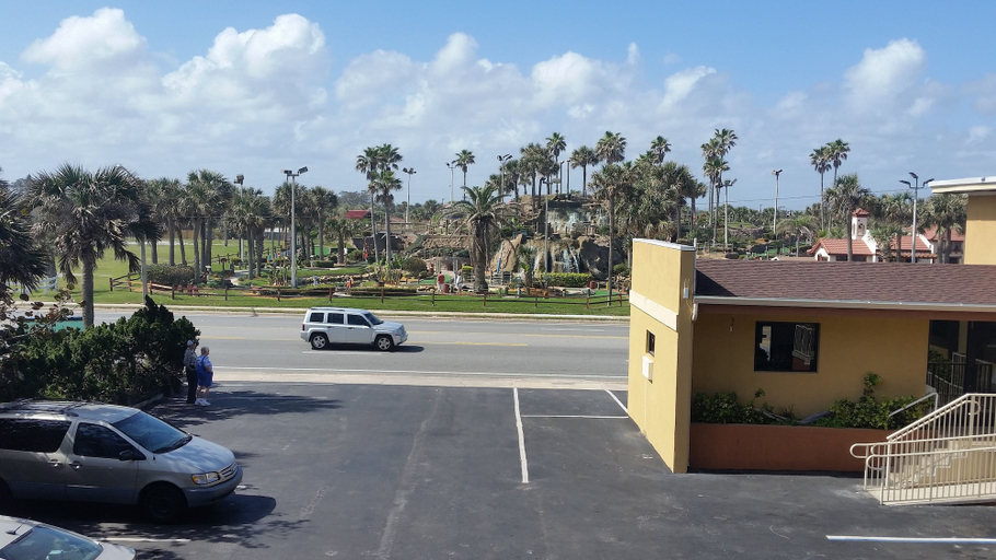 Exterior & Views 2, Driftwood Beach Motel, Volusia