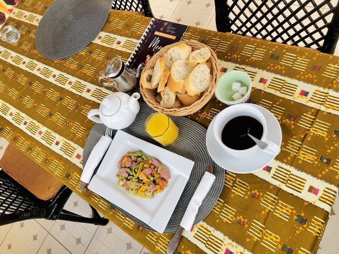 Food & Drinks 5, Grace Lodge, Golfe (incl Lomé)