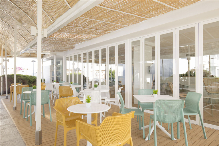 Food & Drinks 5, Cabot Hobby Club Apartments, Baleares