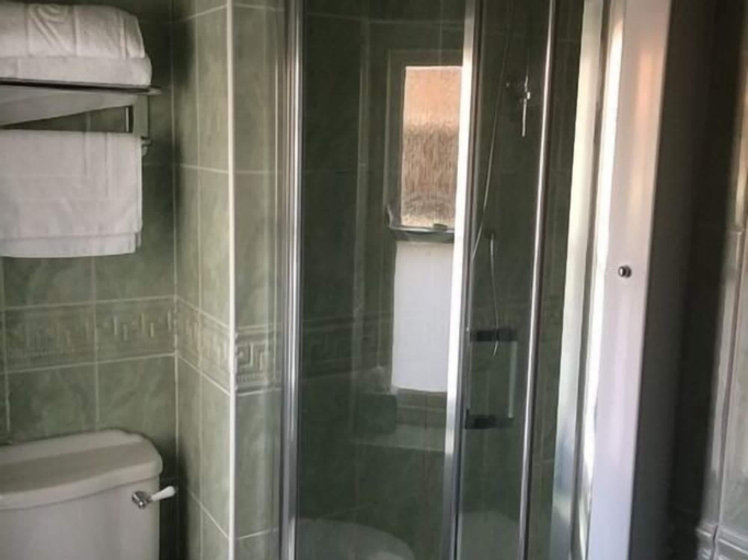Bathroom 3, Dun Cow Inn, Durham