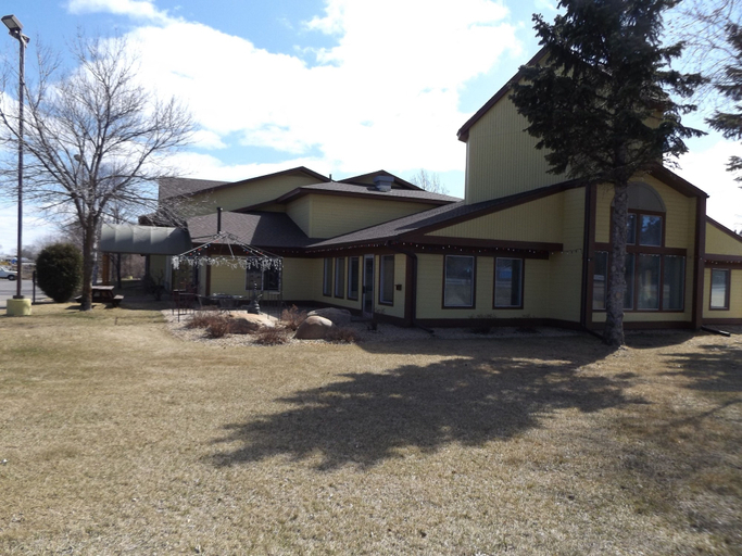 Exterior & Views 2, Nisswa Hotel and Suites, Crow Wing