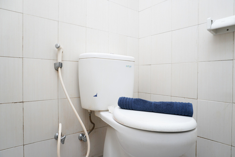 Bathroom 3, City View Studio Apartment at Signature Park Grande, Jakarta Selatan