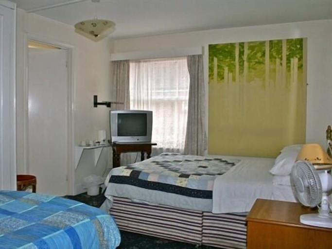 Bedroom 3, The Bent Arms, West Sussex