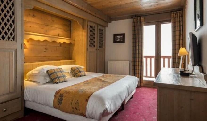 Bedroom 4, Chalet Hotel L'Ecrin, Savoie